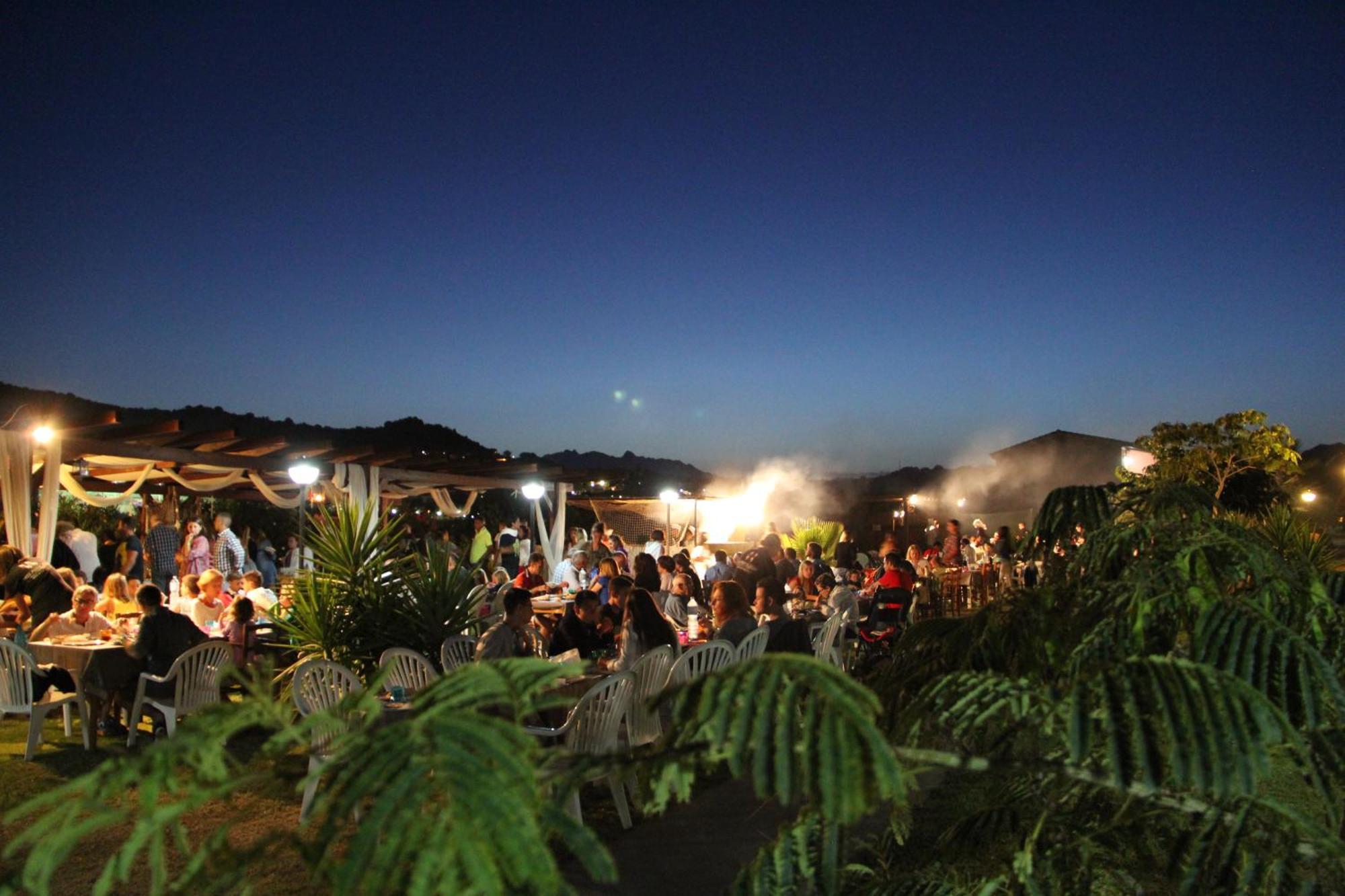 Rey Beach Club Monte Nai Exterior foto